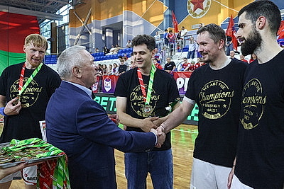 \"Мешков Брест\" обыграл гандболистов СКА и вернул себе чемпионский титул
