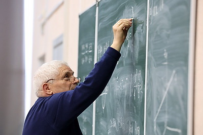 \"Бюджетных мест больше, платных - меньше\". В БГУИР рассказали о приеме первокурсников в 2026 году