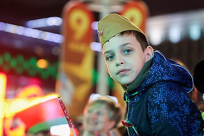 Праздничный концерт \"Дорогами Победы!\" проходит у Дворца спорта