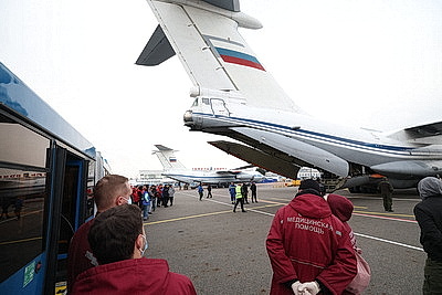 Три самолета с жителями Алешек прибыли в Беларусь