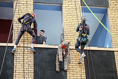 В Минске выбирают лучшего спасателя-высотника