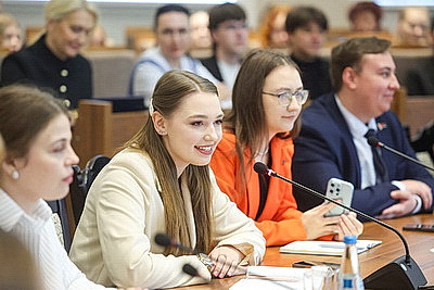 В ГрГУ состоялся открытый диалог министра информации со студентами