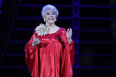 Юбилейный вечер \"Кальман против Штрауса, или Пять и пять - пятьдесят пять\" собрал на сцене весь коллектив музыкального театра