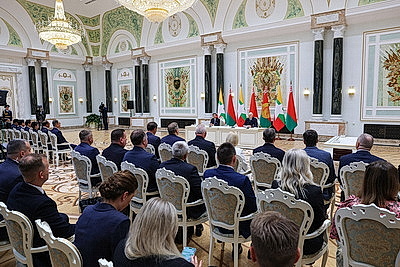 Экономика, наука, правовая помощь. По итогам переговоров лидеров Беларуси и Мьянмы подписан пакет документов