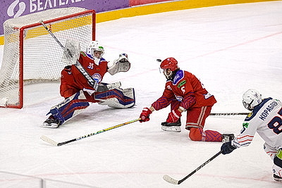 Хоккеисты \"Юности\" обыграли \"Металлург\" в матче экстралиги