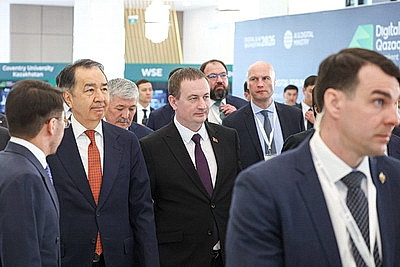 \"Индустрия 5.0: Сила взаимодействия\". Турчин принял участие в пленарной сессии цифрового форума в Казахстане