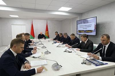 Лукашенко ознакомился с развитием производства отечественного пассажирского транспорта