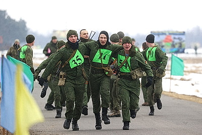 Брестские десантники пробежали марш-бросок на 5 км во время проверки боеготовности ВС