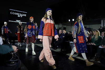 \"Созвездие\" зажигает звезды. Показ мод молодых дизайнеров прошел в лицее БГУ