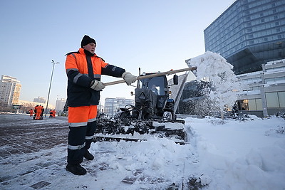 \"Согрей теплом\": горячее питание доставляют работникам ЖКХ, убирающим снег в Минске