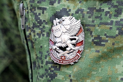 Вожатая с армейской выправкой. Десантница на один день окунулась в работу детского лагеря