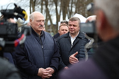 Лукашенко ознакомился с перспективами развития отечественного тракторостроения