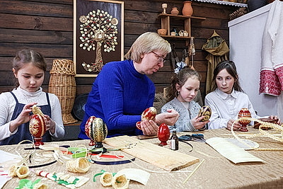 Золото полей в руках мастера: как в Кличевском доме ремесел древним техникам дарят второе дыхание