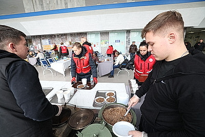 Три самолета с жителями Алешек прибыли в Беларусь