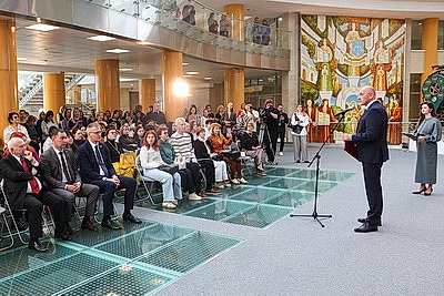 Коллекцию Валентина Елизарьева из более чем 1,4 тыс. редких изданий и документов передали НББ