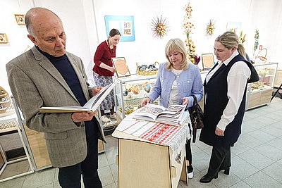В Минске на выставке \"Пасхальные мотивы\" впервые представили коллекцию писанок