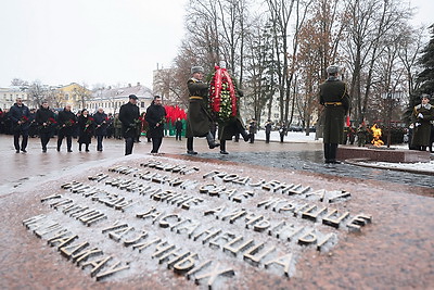 Праздник мужества и верности долгу: в регионах Беларуси 23 февраля прошли торжественные митинги