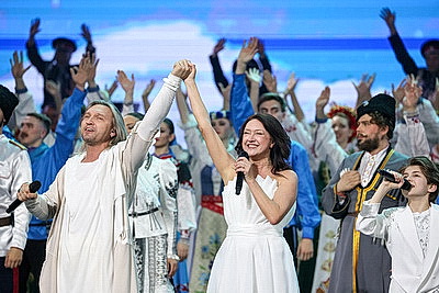 В Минске проходит торжественный концерт ко Дню единения народов Беларуси и России