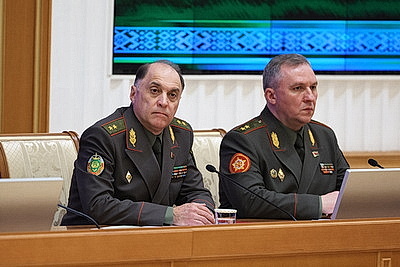 Лукашенко собрал совещание для подведения итогов комплексной проверки Вооруженных Сил