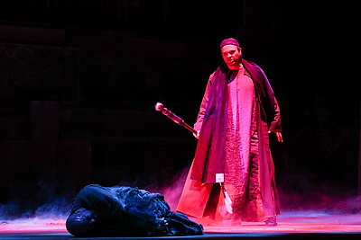 История о победе над гордыней. На сцену Большого театра вернулась опера \"Набукко\"