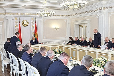 Лукашенко назвал инициативу \"Один район - один проект\" стратегической задачей в региональном развитии