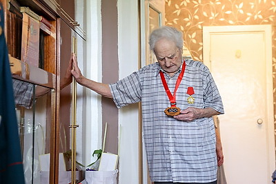 В Минске поздравили Петра Кормщикова с 100-летним юбилеем