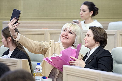 В Совете Республики прошла встреча с работницами ЖКХ