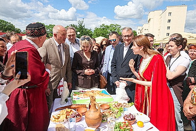 Национальные подворья ярко представлены на фестивале культур в Гродно