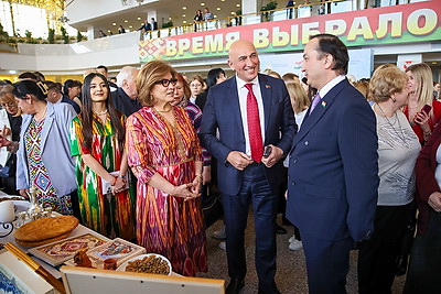 Национальные мелодии и мировые хиты. Мастера искусств Таджикистана представили гала-концерт в Минске