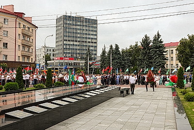С благодарностью за мир. Торжественное шествие в День Независимости объединило более 20 тыс. жителей и гостей Гомеля