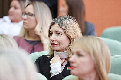 Диалоговая площадка \"Женщина в профессии: учим сердцем, вдохновляем примером\" прошла в гимназии №13 Минска