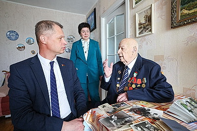 Накануне Дня Победы поздравили участника ВОВ Александра Когана из Витебска