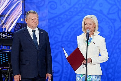 Гала-концерт \"Союзное государство приглашает…\" проходит в Витебске