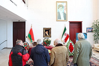 В книге соболезнований в посольстве Ирана в Беларуси продолжают оставлять записи