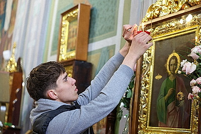 Благодатный огонь от храма Гроба Господня доставили в Гродно