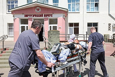Тяжелораненого в ходе атаки дрона в Брянской области взрослого привезли в военный госпиталь в Минске