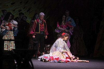 Премьеру музыкального спектакля \"Ночь Земфиры\" представил зрителям Гродненский драмтеатр