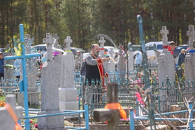 Православные верующие отметили Радуницу