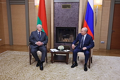 Лукашенко на встрече с Путиным позитивно оценил совместную работу правительств Беларуси и России