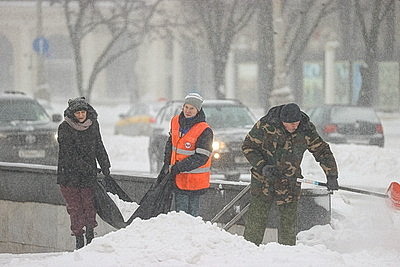 В Минске более 180 единиц техники и свыше 1,5 тысячи человек ликвидируют последствия снегопада