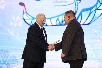 \"Зеркало истории суверенной Беларуси\". Лукашенко о 35-летии фестиваля \"Славянский базар в Витебске\"