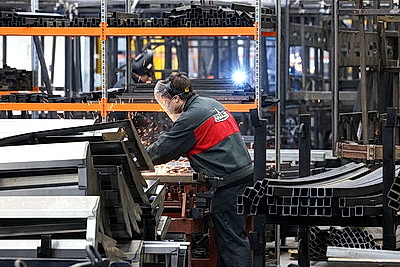 Как будут расширять автобусное производство МАЗ? Турчин ознакомился с производственными цехами