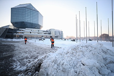 \"Согрей теплом\": горячее питание доставляют работникам ЖКХ, убирающим снег в Минске