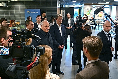 Лукашенко посетил один из ресторанов сети \"Мак.бай\"