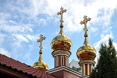 Православные верующие отмечают Яблочный Спас