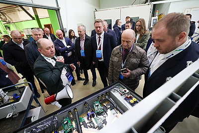 Пригородные электробусы и трамваи. Какие новинки электротранспорта выпускает \"БКМ Холдинг\"