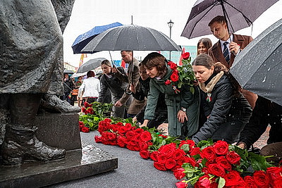 Памятный знак участникам минского подполья открыли в столице