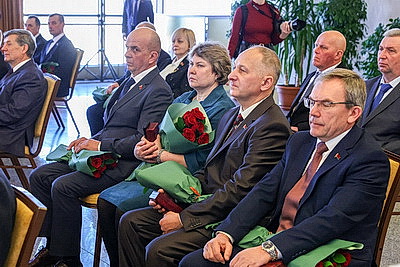 Люди разных профессий, но с общим подходом к делу. В Минске вручили госнаграды