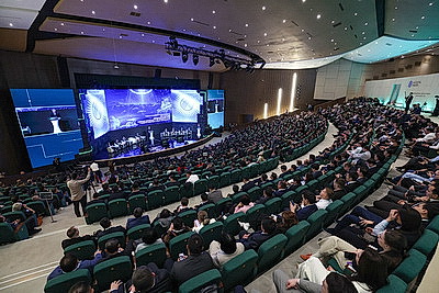 \"Индустрия 5.0: Сила взаимодействия\". Турчин принял участие в пленарной сессии цифрового форума в Казахстане