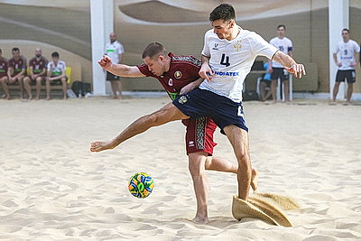 Белорусы снова уступили сборной России по пляжному футболу